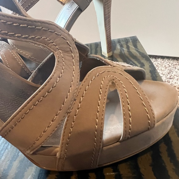 Moda sz 10 “sand” 4 inch heels - NEW - Picture 4 of 5